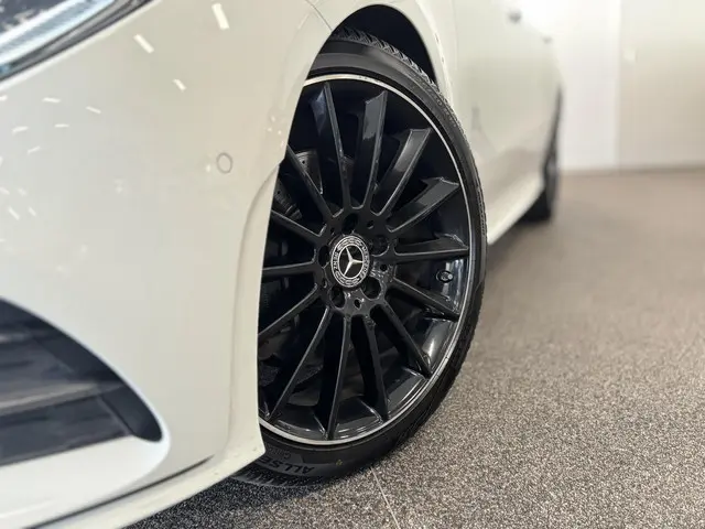 Mercedes-Benz CLA 220 AMG-LINE 4-MATIC 2019 Benzine 9