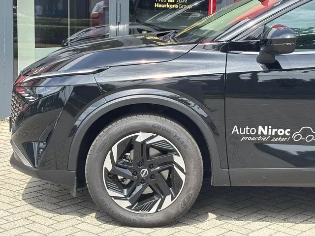 Nissan QASHQAI MHEV 140 MT N-Connecta 2025 Benzine 38