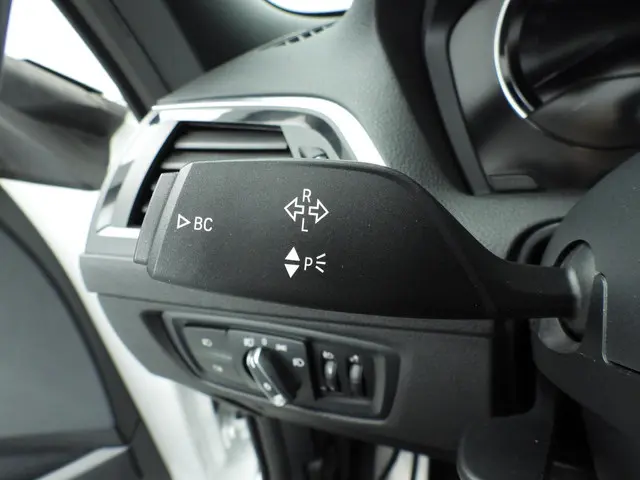 BMW 2 Serie Cabrio 220i 2018 Benzine 35