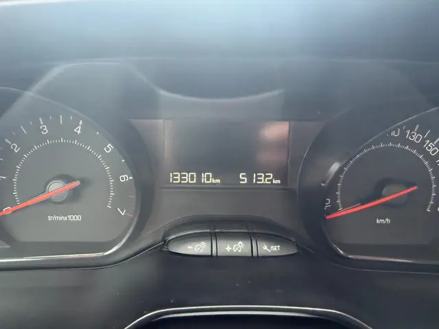 Peugeot 208 1.0 PureTech Access 2015 Benzine 12