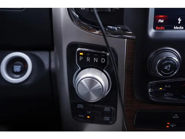 Dodge Ram 1500 5.7 V8 4x4 Crew Cab 5'7 Rebel 2019 Benzine 41