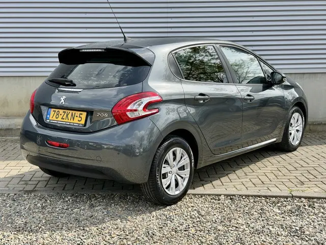 Peugeot 208 1.2 VTi Blue Lease 2012 Benzine 6