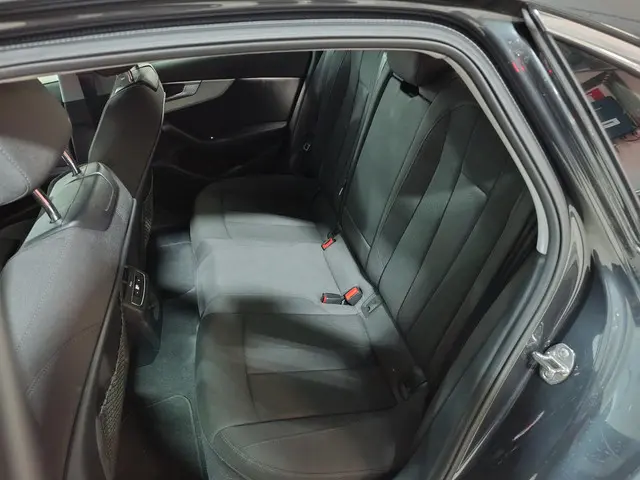 Audi A4 Limousine 35 TFSI Advanced Edition 2023 Benzine 8