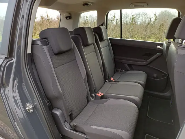 Volkswagen Touran TSI Comfortline 7-Pers. 2019 Benzine 33