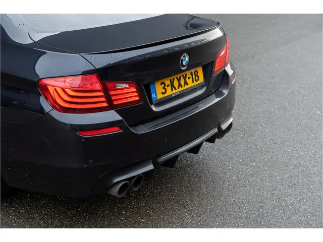BMW 5 Serie 528i High Executive | 2013 Benzine 4