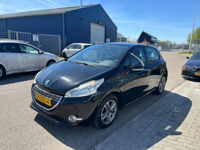 Peugeot 208 1.2 VTi Active 2012 Benzine 3