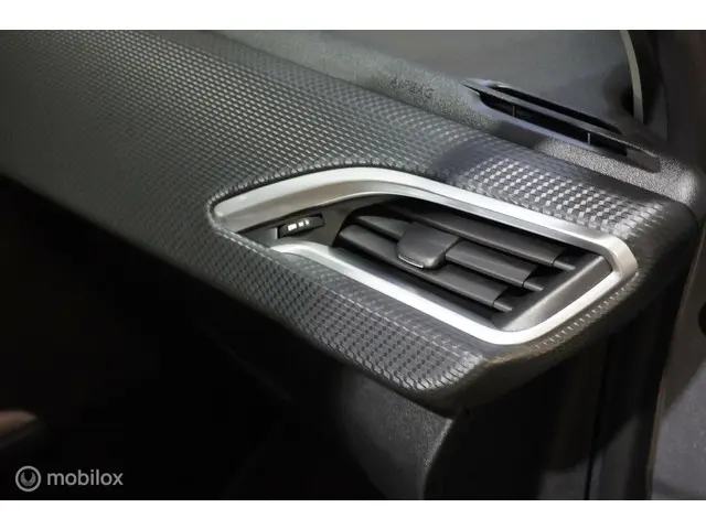 Peugeot 2008 1.2 PureTech Active 2014 Benzine 26