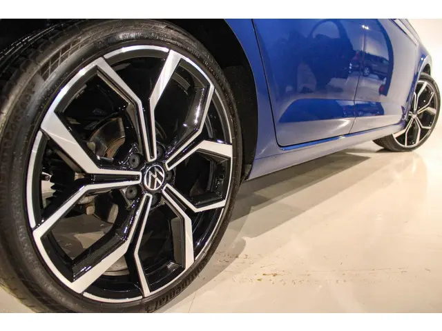 Volkswagen Polo 1.0 TSI Business PANO | IQ 2024 Benzine 19