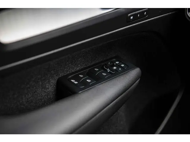 Volvo XC40 2.0 B4 Plus Dark 2025 Benzine 23