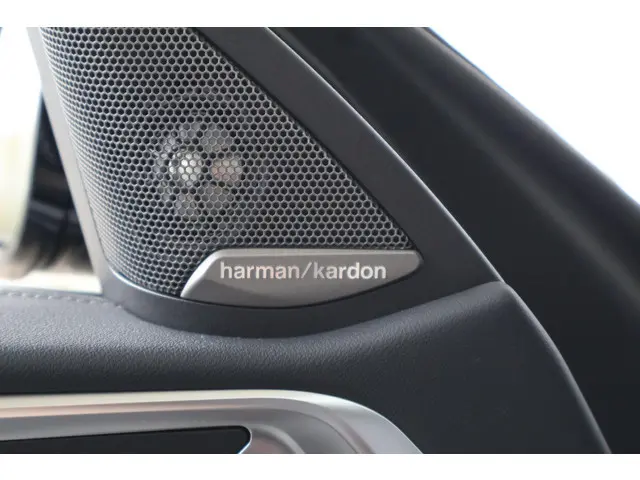 BMW M4 Cabrio Competition 2026 Benzine 17