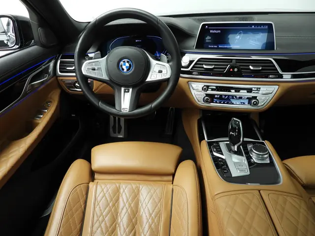 BMW 7 Serie 745e 2022 Hybride Benzine 10
