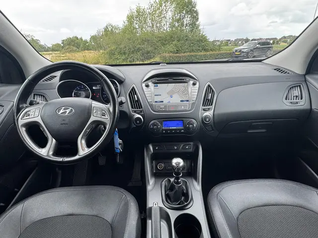 Hyundai ix35 1.6i GDI Go! 2015 Benzine 23