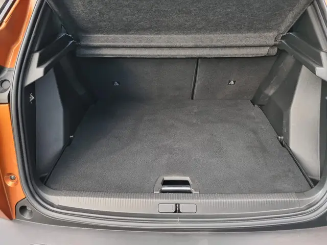 Peugeot 2008 1.2 PureTech Allure 2023 Benzine 15