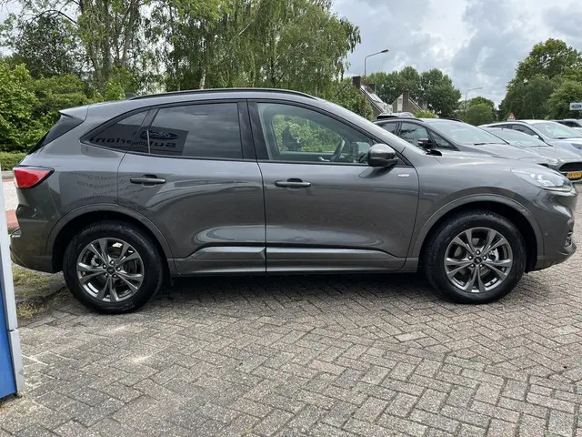 Ford Kuga 2.5 PHEV ST-Line X 2024 Hybride Benzine 6