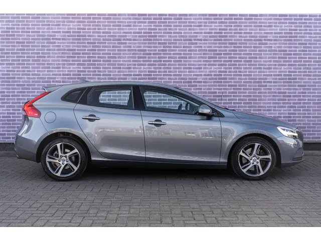Volvo V40 T3 Automaat Inscription 2018 Benzine 13