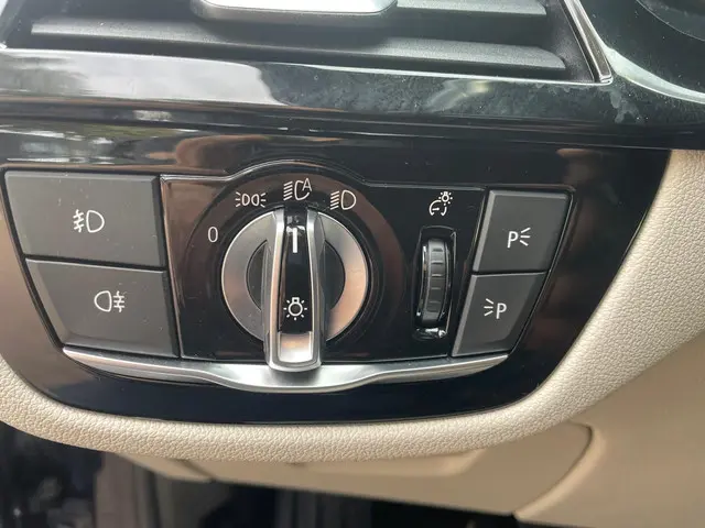 BMW 5 Serie 530i High Executive 2018 Benzine 16