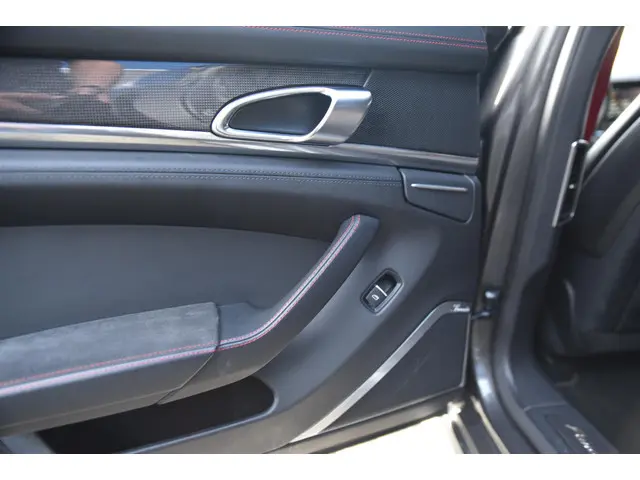 Porsche Panamera 4.8 GTS 2012 Benzine 20