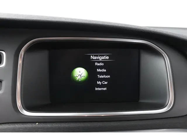 Volvo V40 2.0 D2 R-Design 2016 Diesel 24