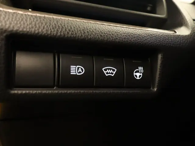 Toyota Prius 2.0 Plug-in Executive 2024 Hybride Benzine 22