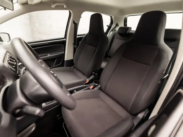 Volkswagen up! 1.0 take up! 2016 Benzine 11