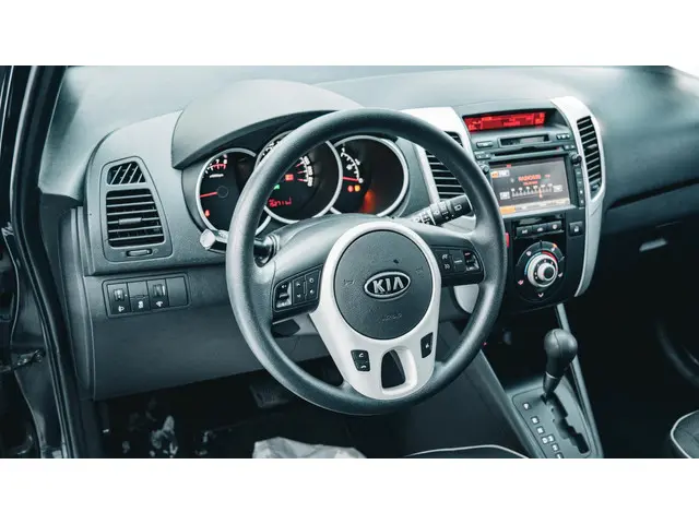 Kia Venga 1.6 CVVT Plus Pack AUTOMAAT NAVI 2013 Benzine 17