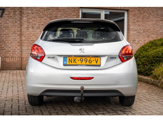 Peugeot 208 1.2 PureTech Active Trekhaak 2017 Benzine 12