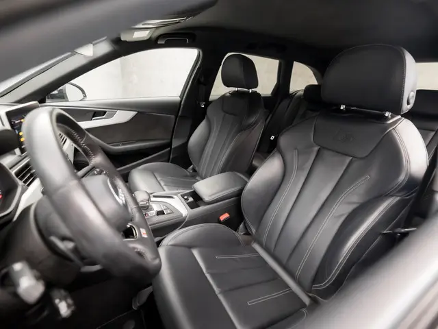 Audi A4 Avant 45 TFSI quattro Sport S line 2019 Benzine 14