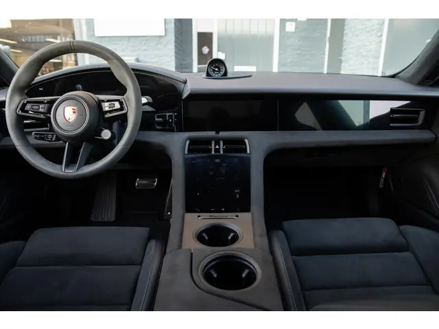 Porsche Taycan Sport Turismo GTS 93 kWh 2023 Elektrisch 21