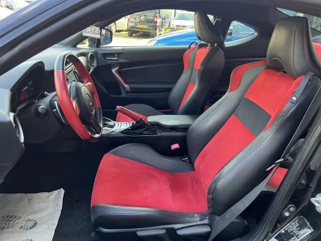 Toyota GT86 2.0 D-4S automaat full option ! 2012 Benzine 14