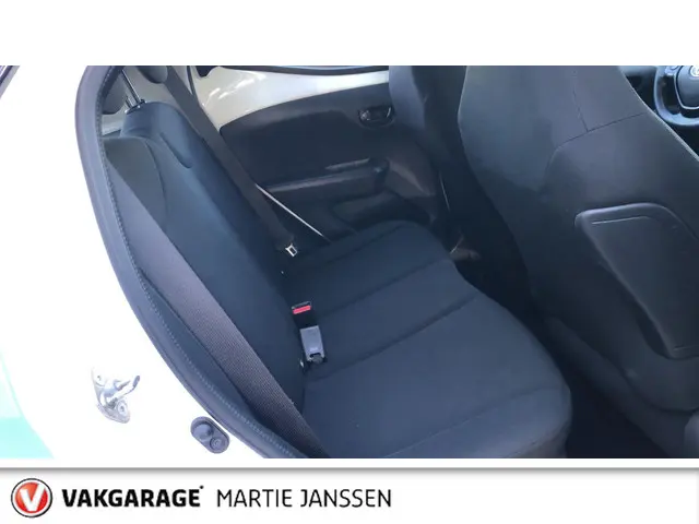 Toyota Aygo 1.0 VVT-i x-fun 2020 Benzine 9