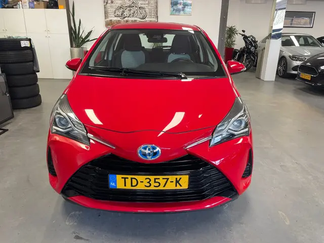 Toyota Yaris 1.5 Hybrid Design 2018 Hybride Benzine 3