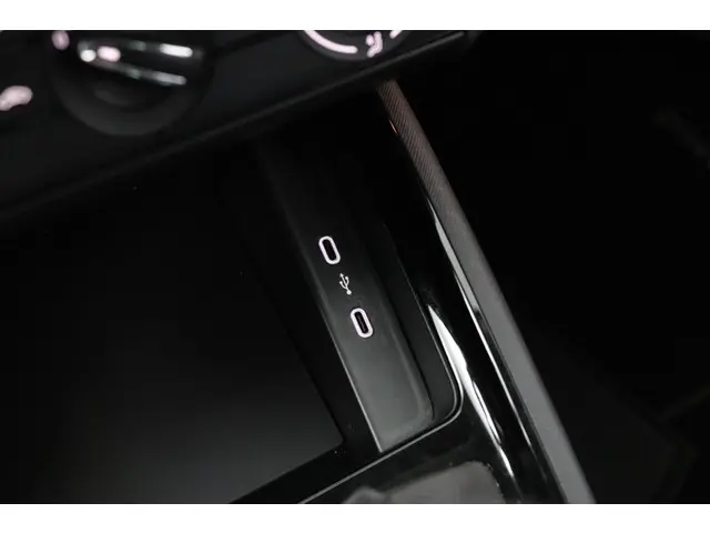Škoda Kamiq 1.0 TSI 110pk Ambition 2021 Benzine 30