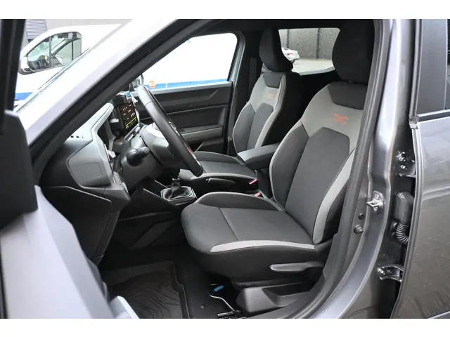 Dacia Duster TCe 130 mild hybrid Journey 2024 Benzine 11