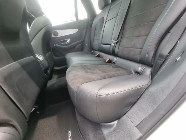 Mercedes-Benz GLC 250 4MATIC Prestige 2017 Benzine 27