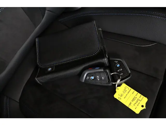 BMW 3 Serie 320e 2024 Hybride Benzine 8