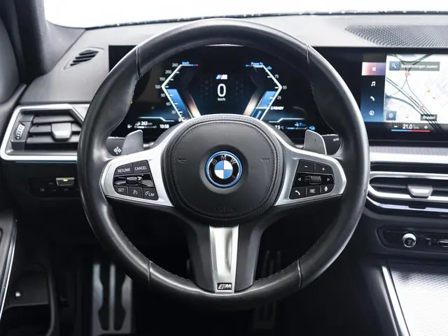 BMW 3 Serie Sedan 330e 2023 Hybride Benzine 8