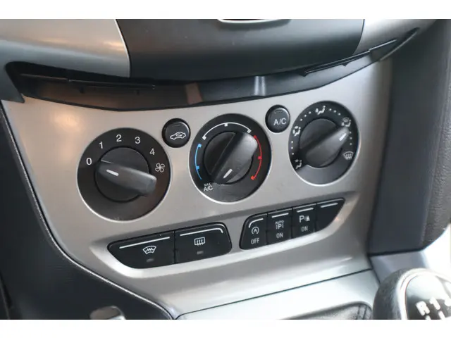 Ford Focus Wagon 1.6 TDCI Lease Trend 2013 Diesel 16