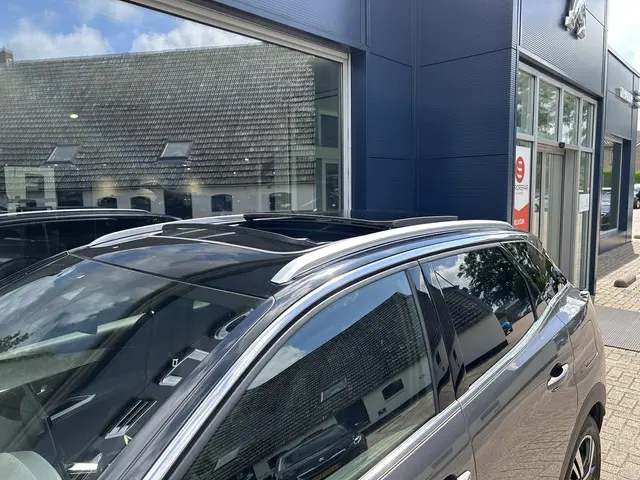 Peugeot 3008 1.6 HYbrid 225 GT 2023 Hybride Benzine 29
