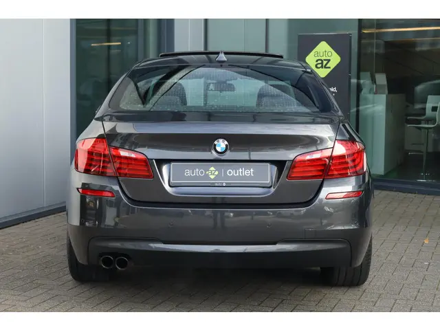 BMW 5 Serie 520i Executive 2014 Benzine 10
