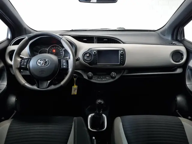 Toyota Yaris 1.3 VVT-i Dynamic Bi-Tone 2016 Benzine 7