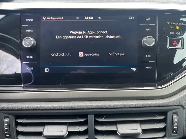 Volkswagen Polo 1.0 MPI Beats 2019 Benzine 12