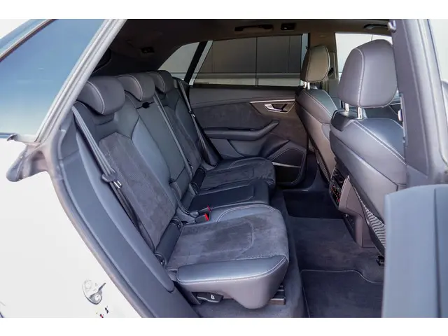 Audi SQ8 4.0 TFSI quattro 2021 Benzine 23