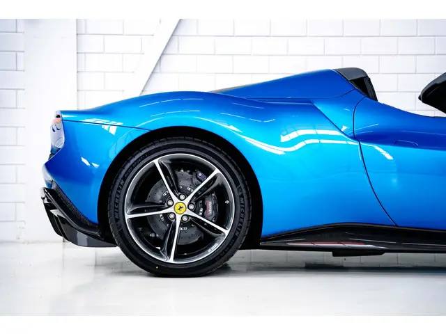 Ferrari 296 GTS 2024 Hybride Benzine 15