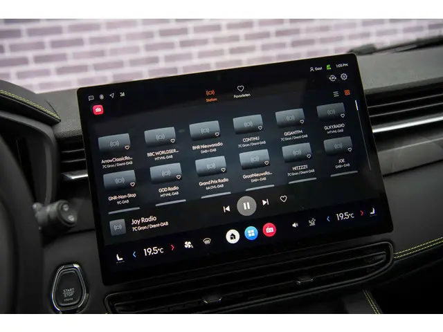 Lynk & Co 01 1.5 Plug-in Hybrid More 2025 Hybride Benzine 23