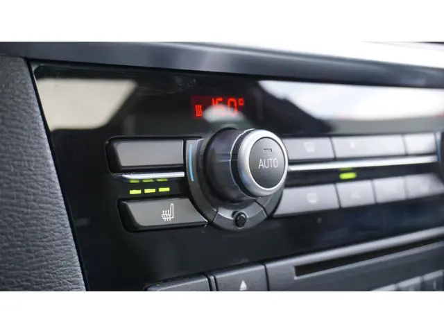 BMW X3 xDrive 20i 184pk M-Sport 2017 Benzine 32