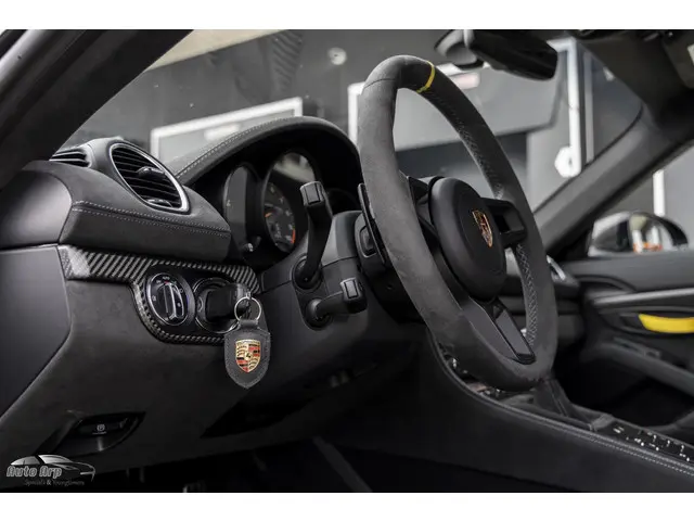 Porsche 718 GT4 RS 2022 Benzine 29