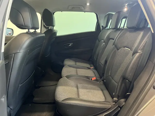 Renault Grand Scénic 1.3 TCe Techno 7p. 2023 Benzine 33