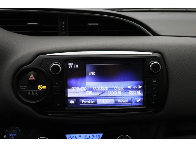 Toyota Yaris 1.5 Hybrid Aspiration 2015 Hybride Benzine 9