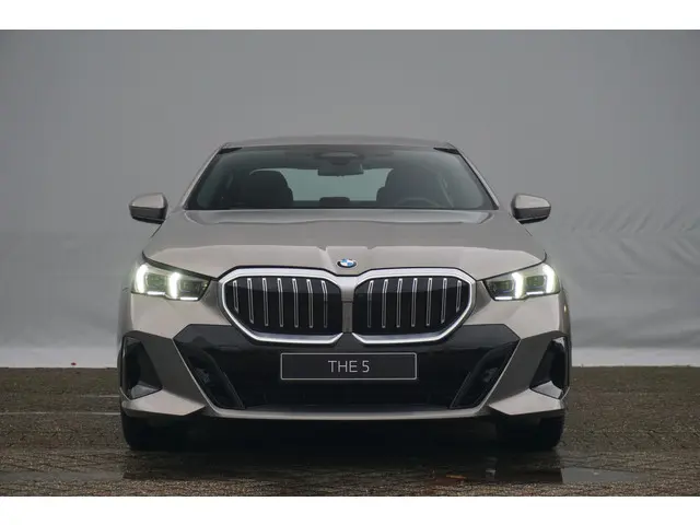 BMW 5 Serie Sedan 520i 2025 Benzine 3