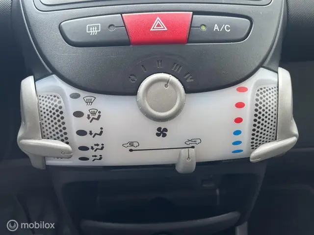 Peugeot 107 1.0 Envy | Airco | elekt. ramen | 2013 Benzine 14